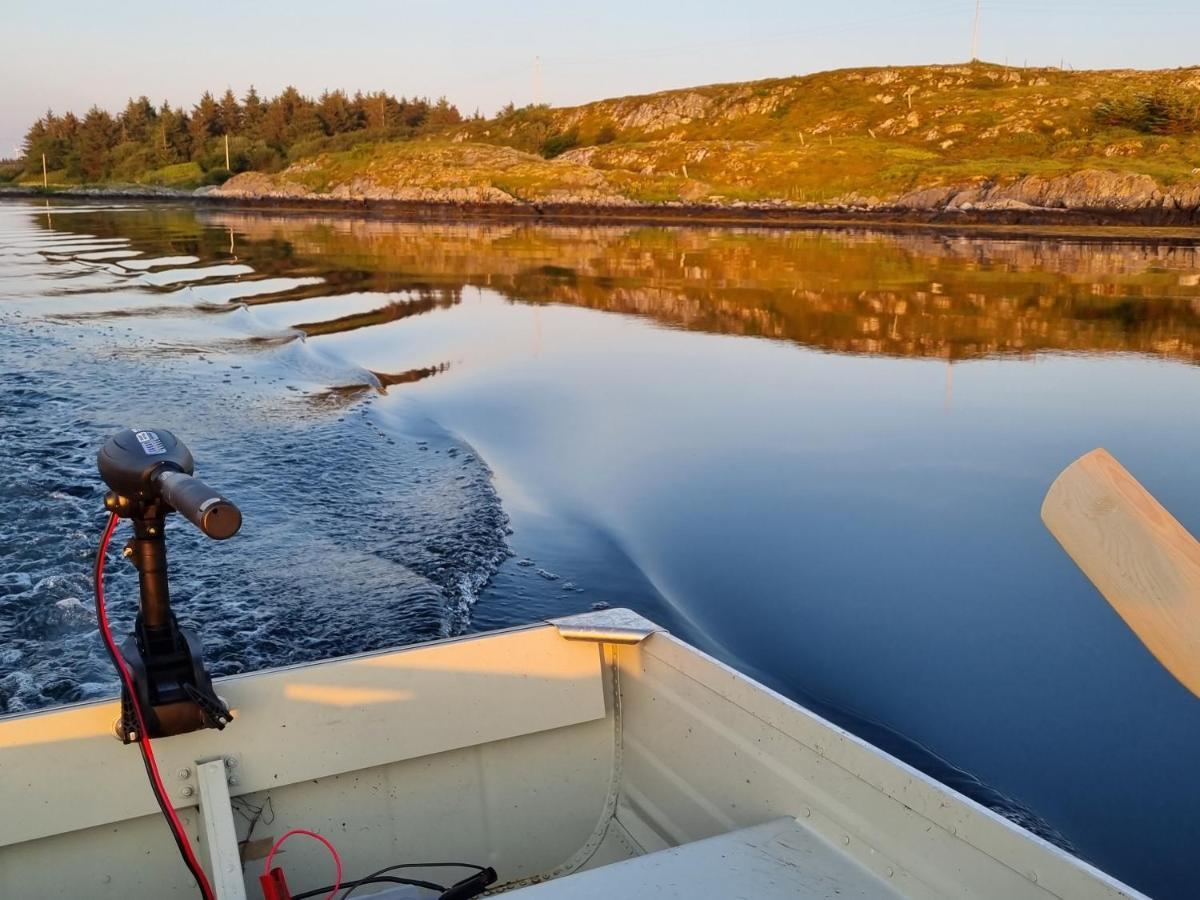 Vollvaagen Apartments Smola, Boat Included Exterior photo